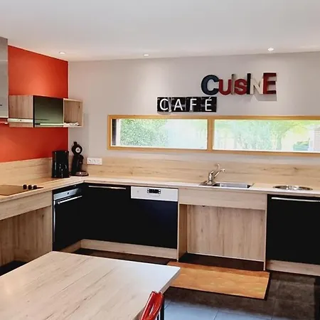 Gite Spacieux Avec Jardin Clos, Equipements Modernes, Et Activites Nature A - Fr-1-510-192